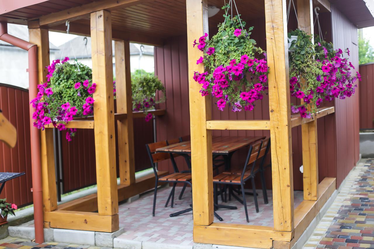 U Maksa Hotel Solochin Exterior photo