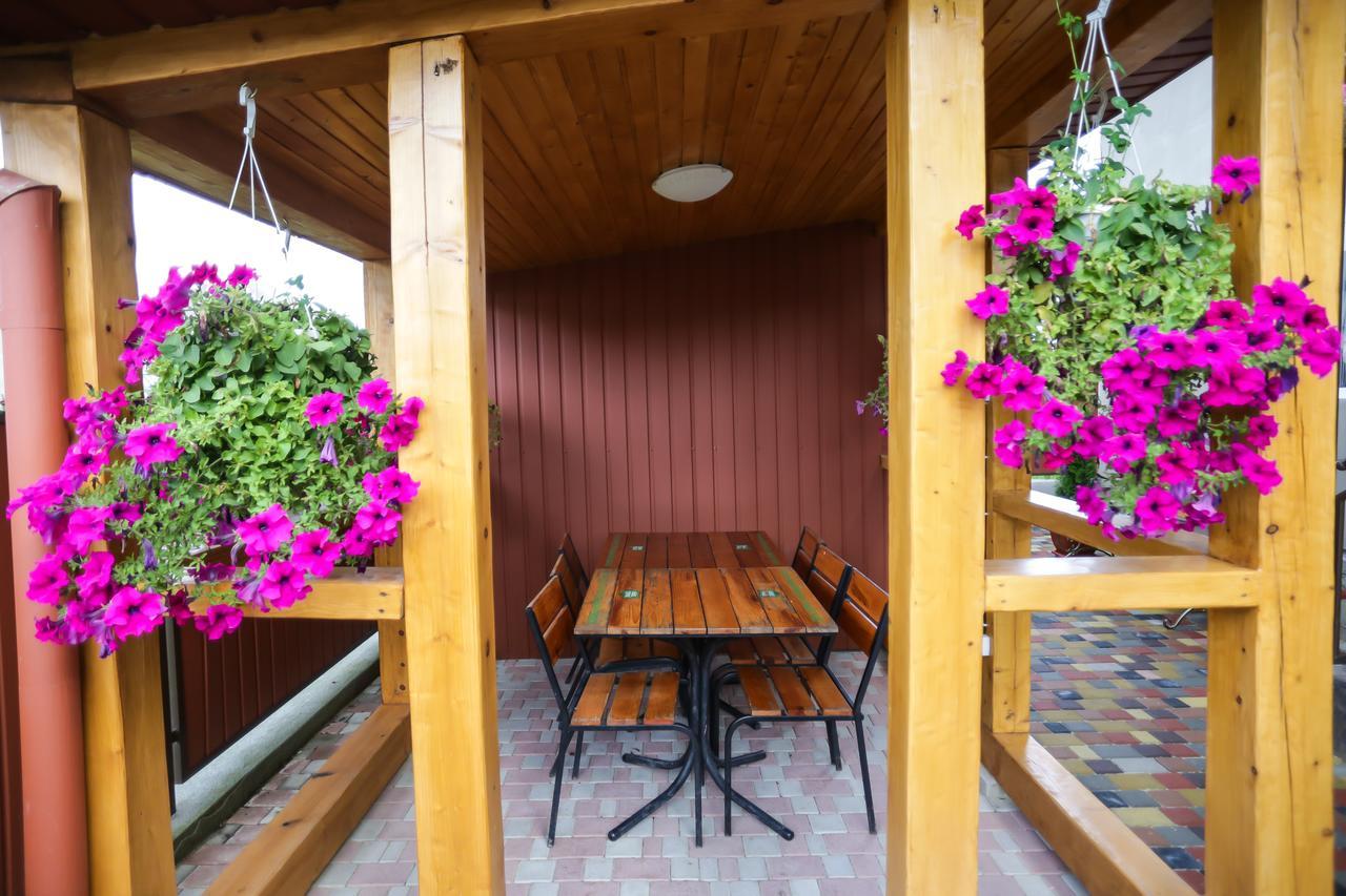 U Maksa Hotel Solochin Exterior photo