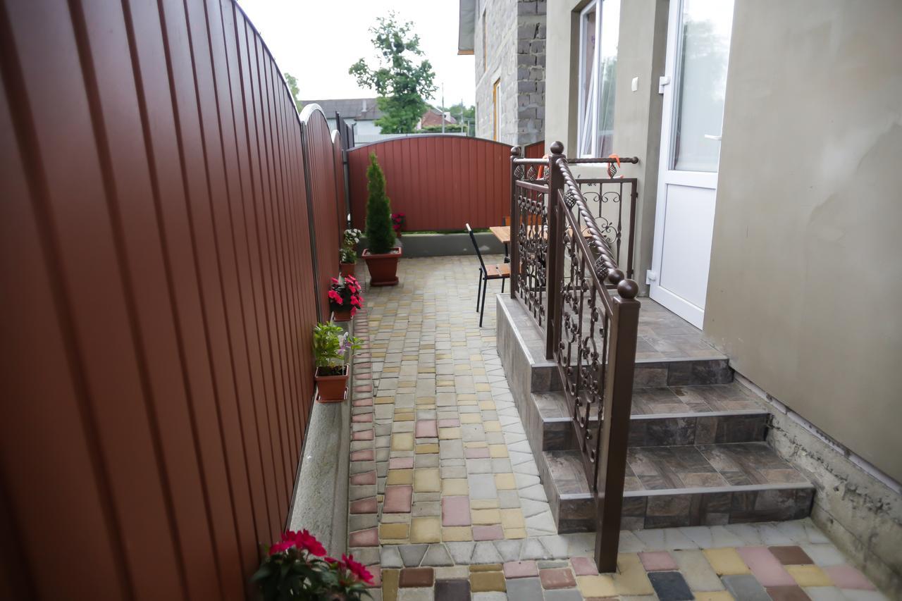 U Maksa Hotel Solochin Exterior photo